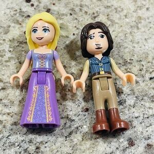 Legos Disney Minifigures Rapunzel and Flynn Rider